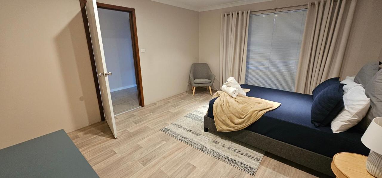 Spacious 5-bed House Opposite Iga & Golf Course Holiday home *