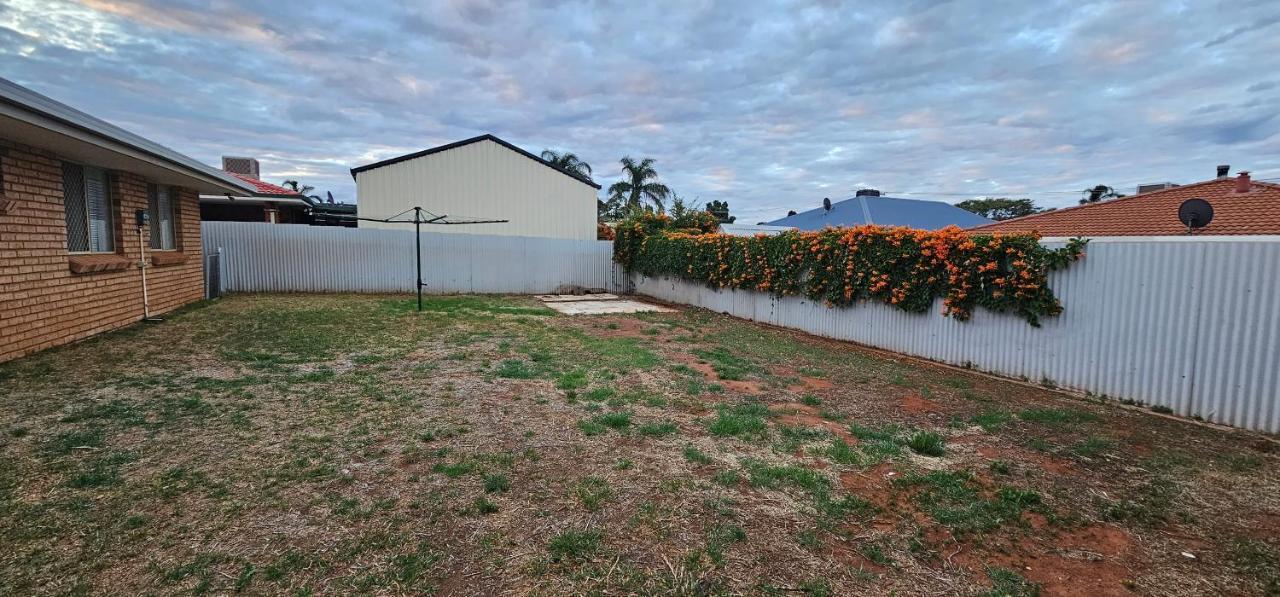 Spacious 5-bed House Opposite Iga & Golf Course Holiday home