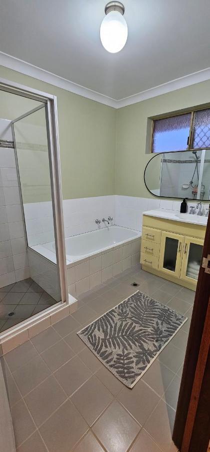 Holiday home Spacious 5-bed House Opposite Iga & Golf Course *